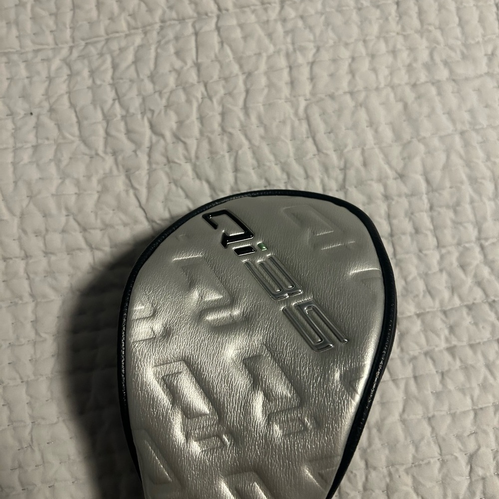 TaylorMade QI35 Fairway Wood Silver Golf Headcover